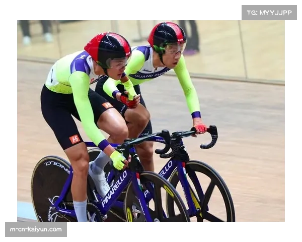 自行车女子麦迪逊赛四川队老将组合决赛阶段积分策略运用得当
